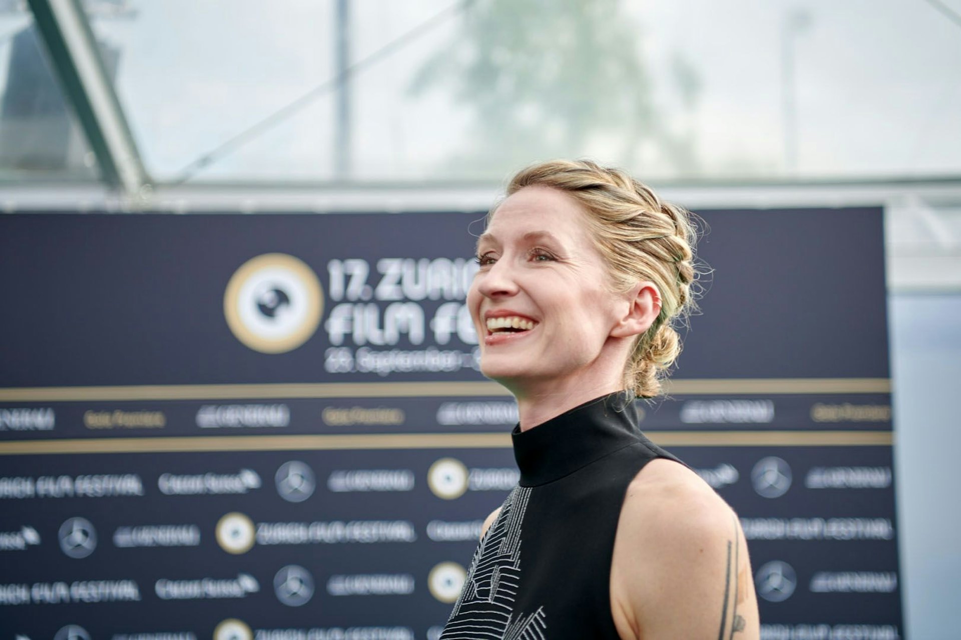 Elke Mayer auf dem Green Carpet des 17. Zurich Film Festival (© Pascal Bovey for ZFF)