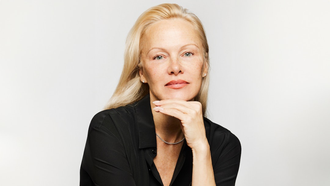 Pamela Anderson erhält Goldenes Auge